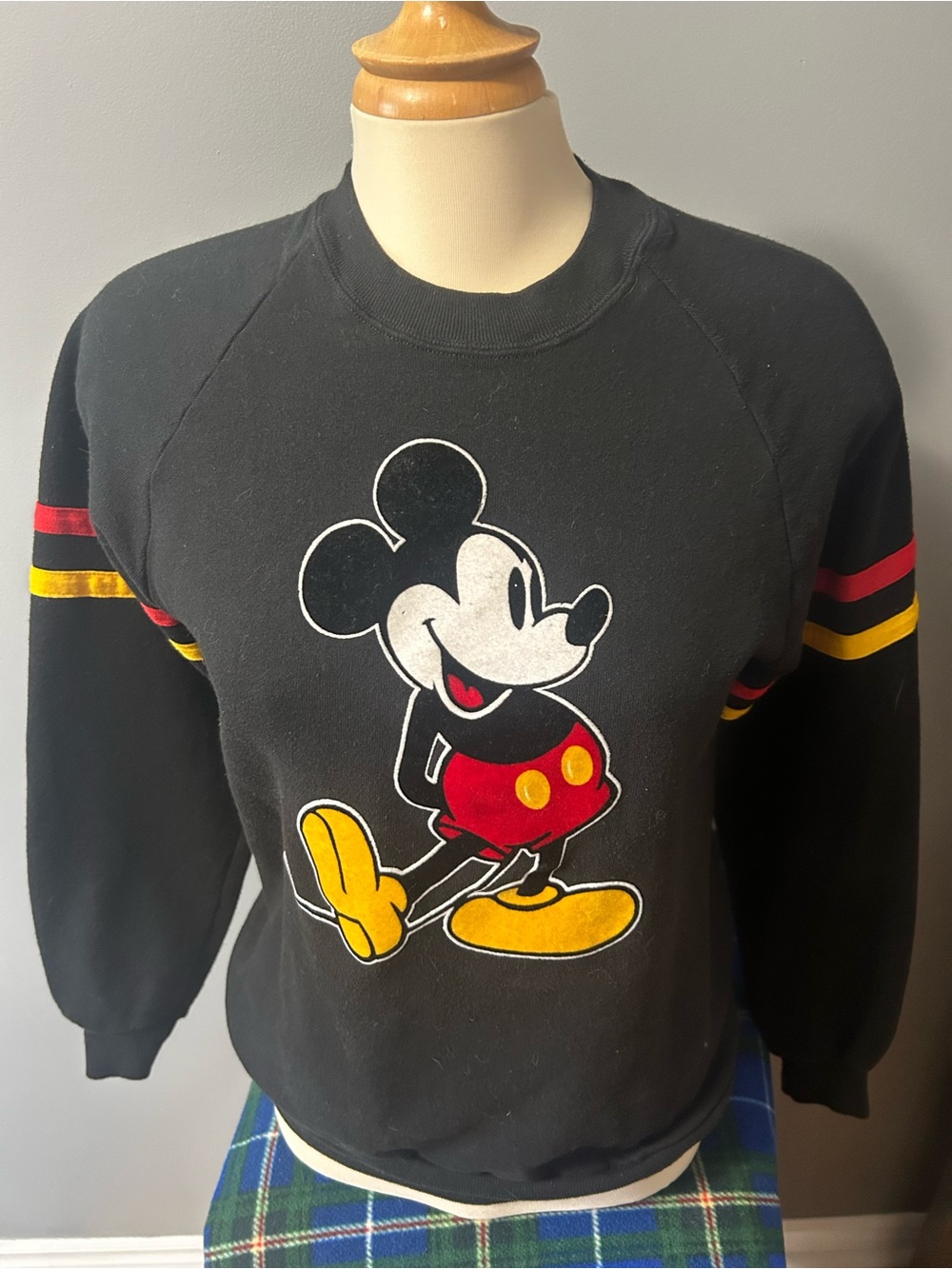 Vintage Disney Black Crewneck Sweatshirt with Mickey Graphic